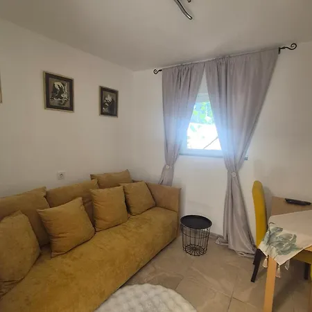 With Parking Space Gornji Karin, Novigrad - 21514 Appartement *