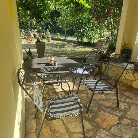With Parking Space Gornji Karin, Novigrad - 21514 Appartement